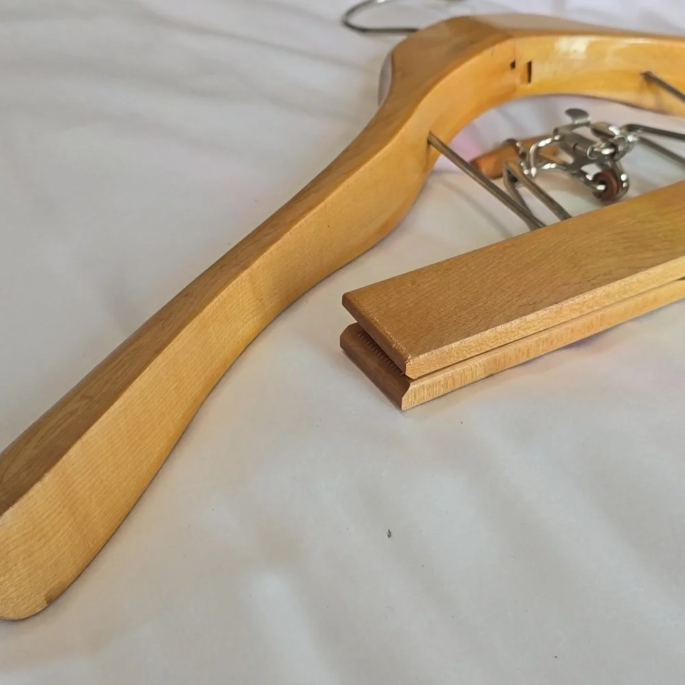 Setwell Vintage Wooden French Collar Deluxe Suit Hanger with Pant Clamp